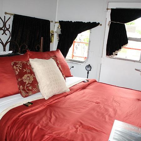 לובוק Woodrow House Bed & Breakfast מראה חיצוני תמונה