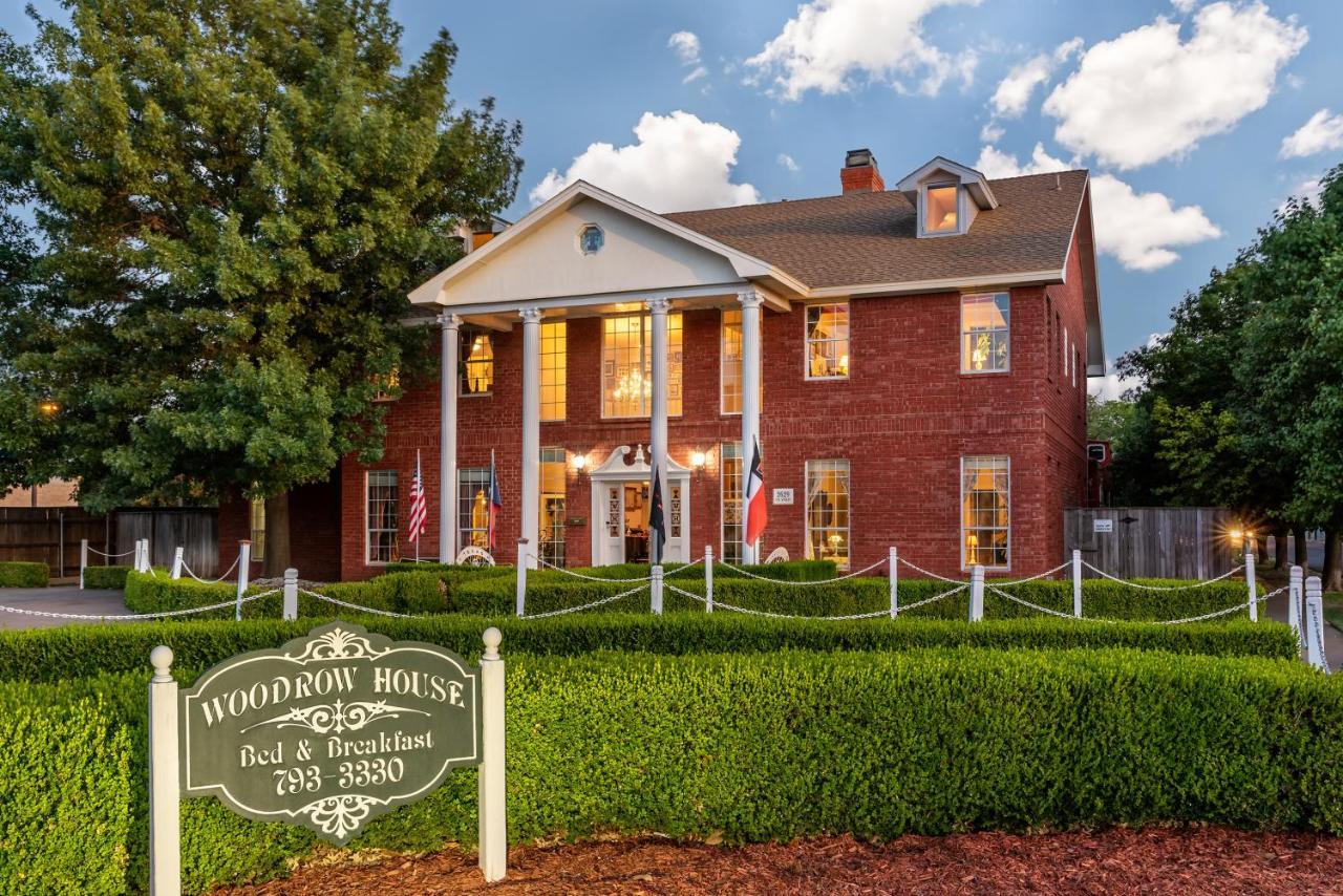 לובוק Woodrow House Bed & Breakfast מראה חיצוני תמונה