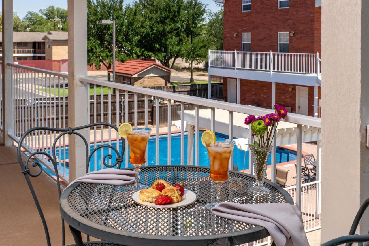 לובוק Woodrow House Bed & Breakfast מראה חיצוני תמונה