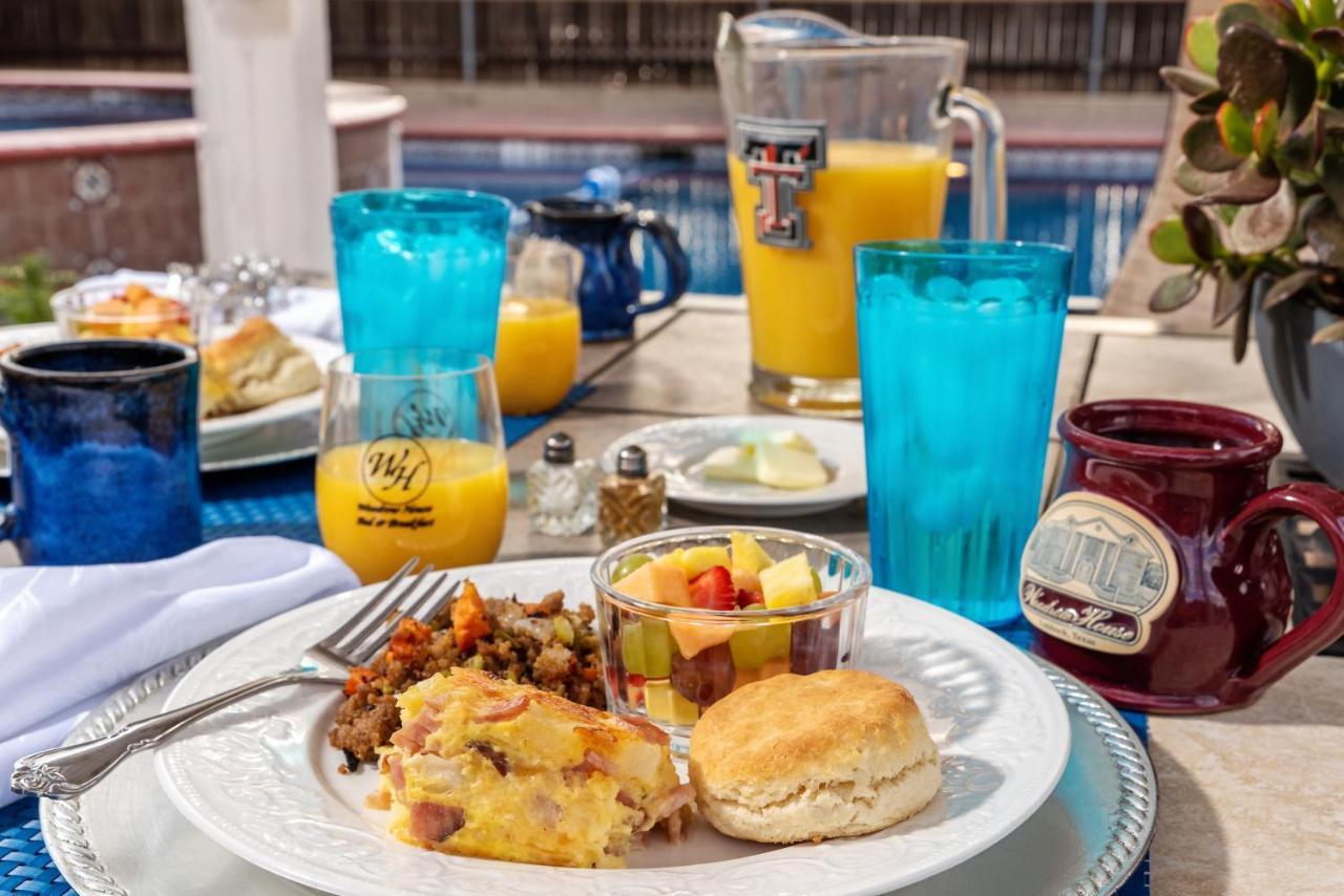 לובוק Woodrow House Bed & Breakfast מראה חיצוני תמונה