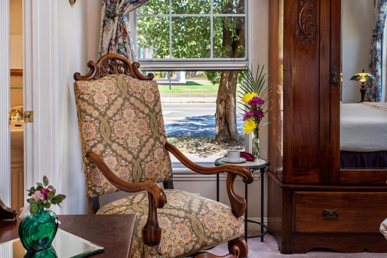 לובוק Woodrow House Bed & Breakfast מראה חיצוני תמונה