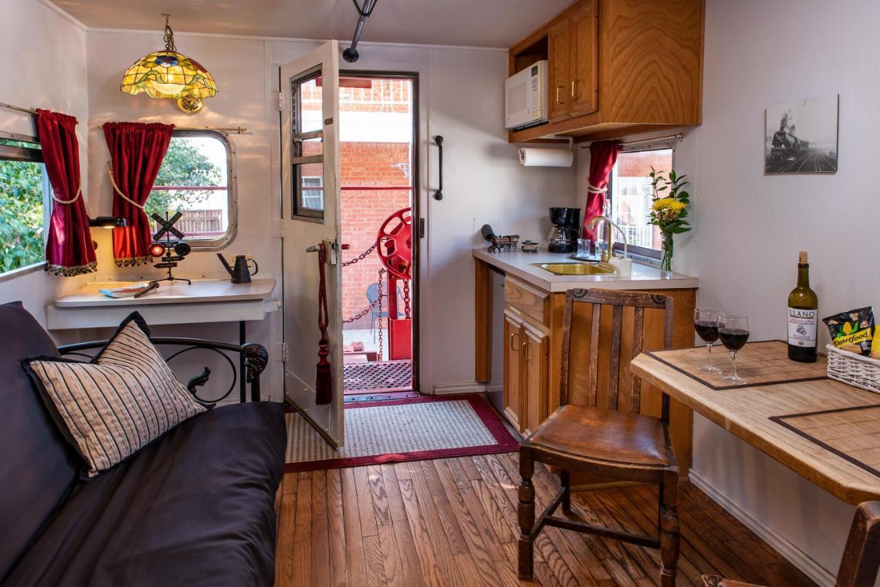לובוק Woodrow House Bed & Breakfast מראה חיצוני תמונה
