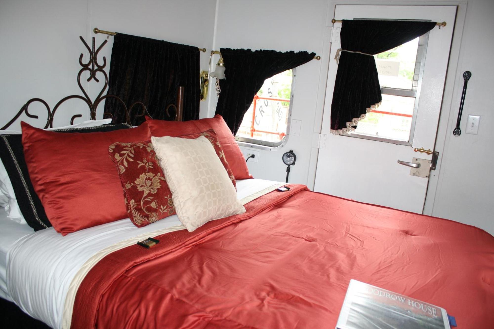 לובוק Woodrow House Bed & Breakfast מראה חיצוני תמונה