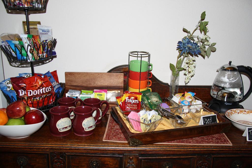 לובוק Woodrow House Bed & Breakfast מראה חיצוני תמונה