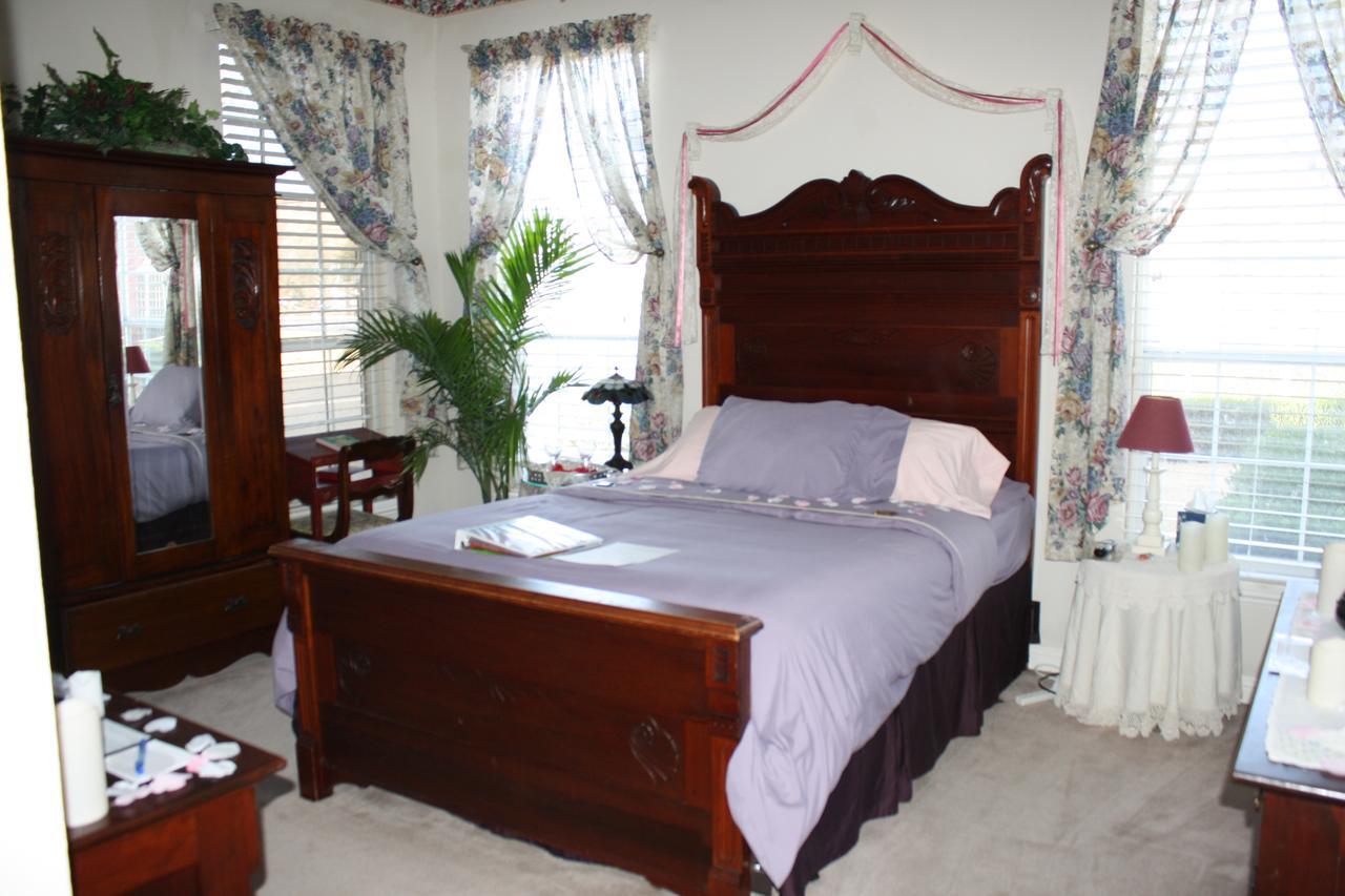 לובוק Woodrow House Bed & Breakfast מראה חיצוני תמונה