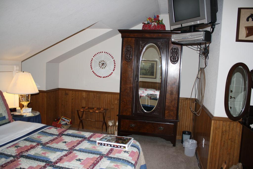 לובוק Woodrow House Bed & Breakfast מראה חיצוני תמונה