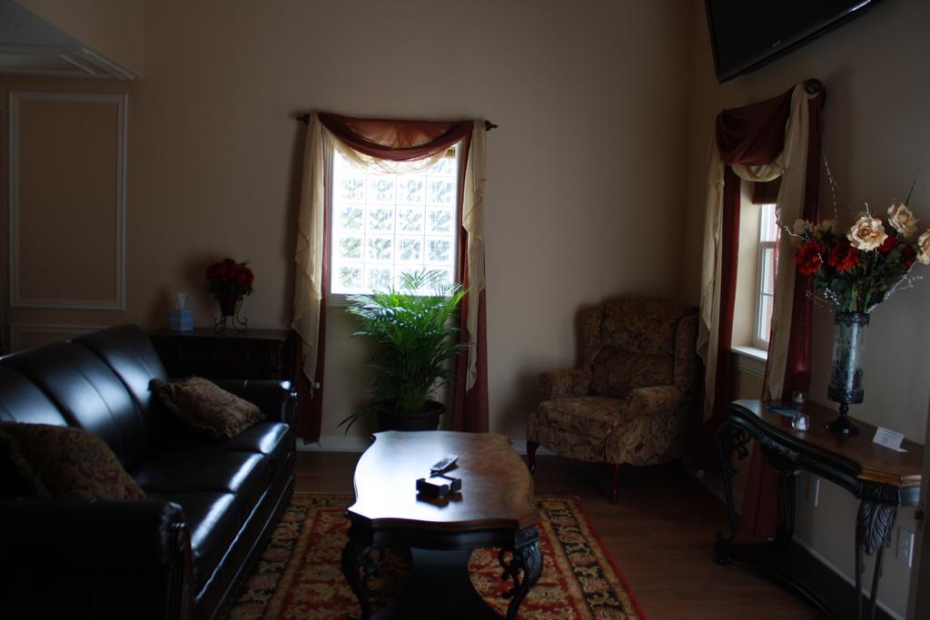 לובוק Woodrow House Bed & Breakfast מראה חיצוני תמונה